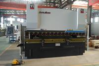 Plegadora con sistema electrohidráulico DA52S